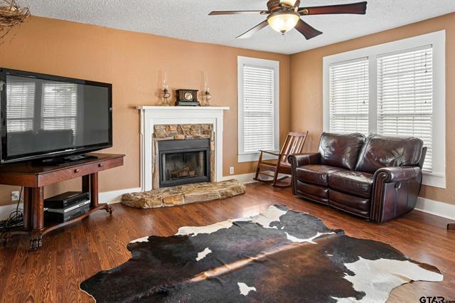 Winona, Texas, 75792, United States, 4 Bedrooms Bedrooms, ,2 BathroomsBathrooms,Residential,For Sale,1995143