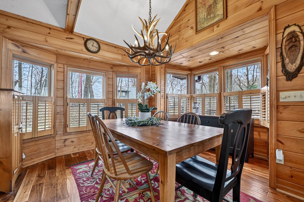 Ellijay, Georgia, 30536, United States, 4 Bedrooms Bedrooms, ,3 BathroomsBathrooms,Residential,For Sale,2003227