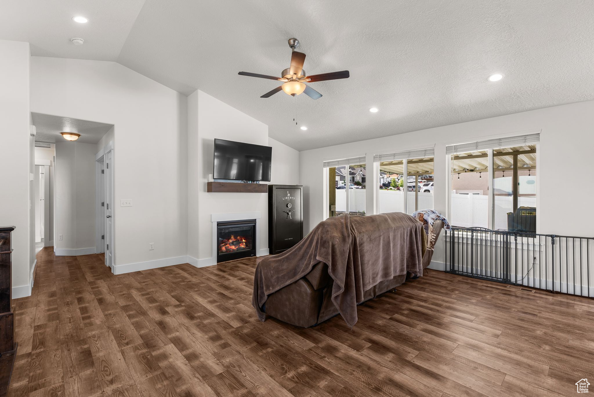Tooele, Utah, 84074, United States, 5 Bedrooms Bedrooms, ,3 BathroomsBathrooms,Residential,For Sale,1907581