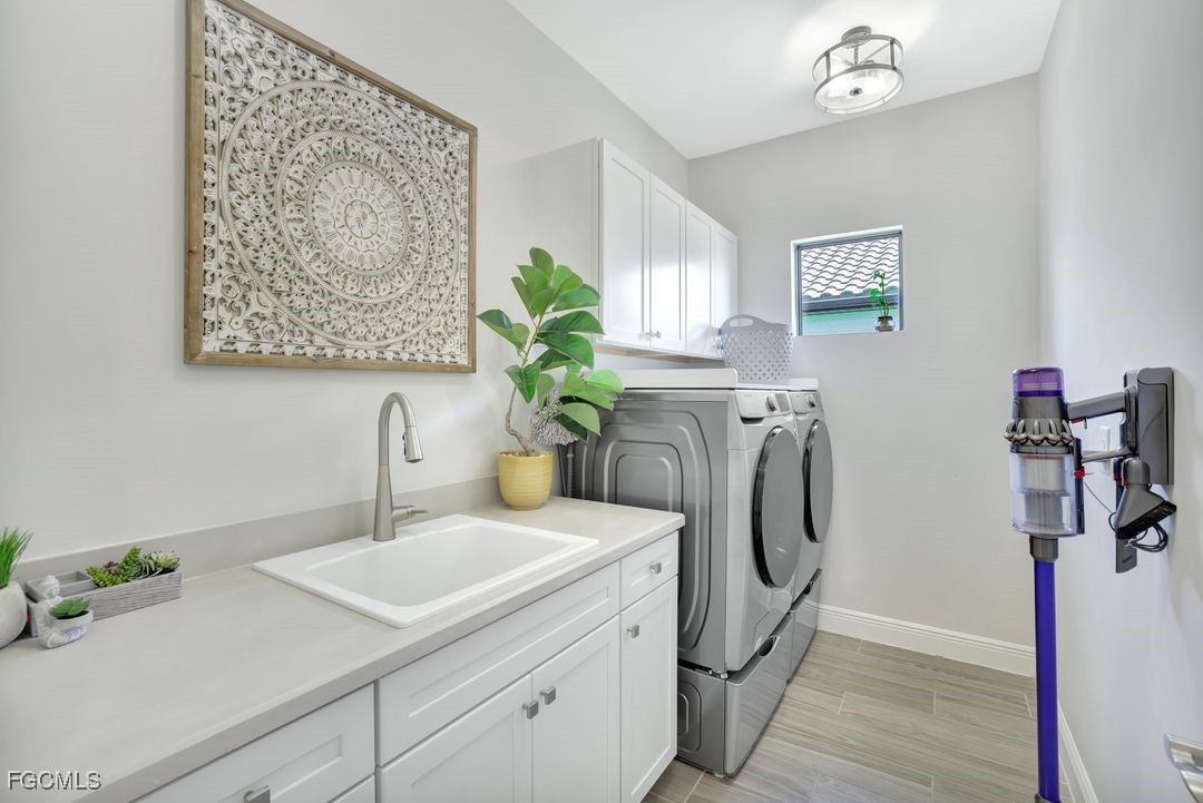 Naples, Florida, 34120, United States, 3 Bedrooms Bedrooms, ,2 BathroomsBathrooms,Residential,For Sale,1979736