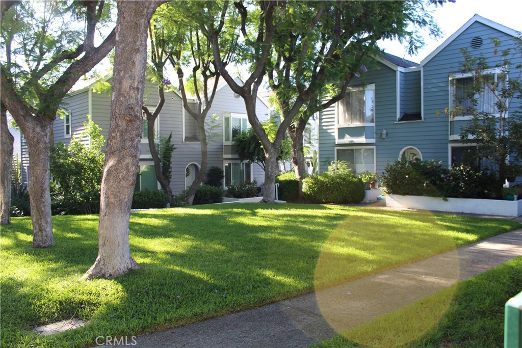 Pasadena, California, 91101, United States, 2 Bedrooms Bedrooms, ,2 BathroomsBathrooms,Residential,For Sale,1983009