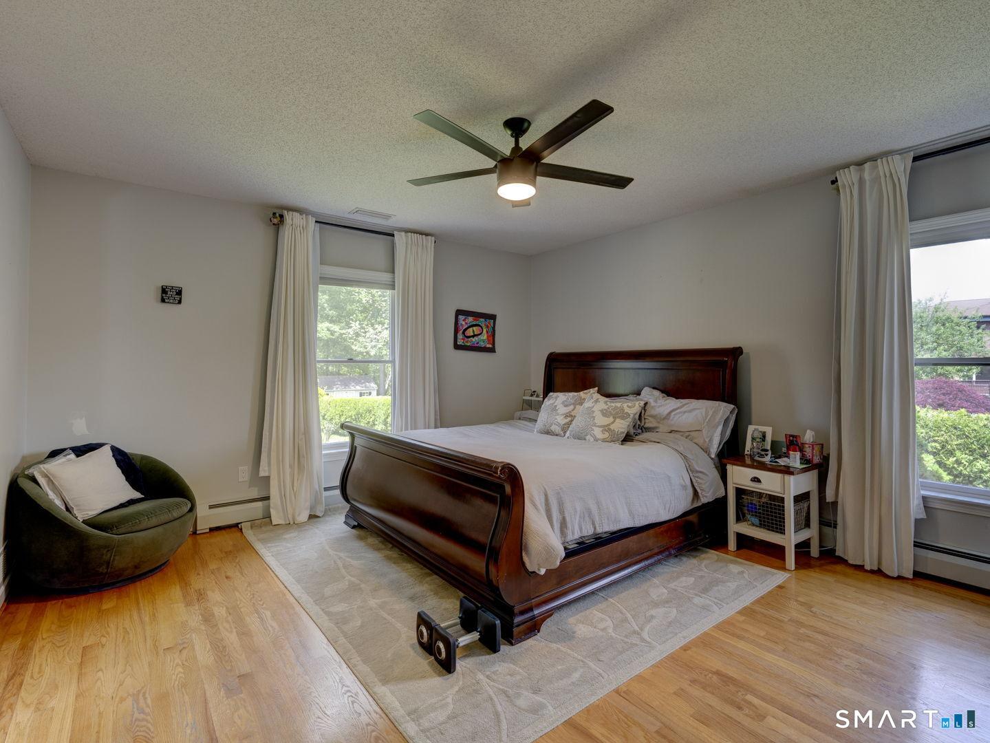 Wethersfield, Connecticut, 06109, United States, 3 Bedrooms Bedrooms, ,4 BathroomsBathrooms,Residential,For Sale,2048104