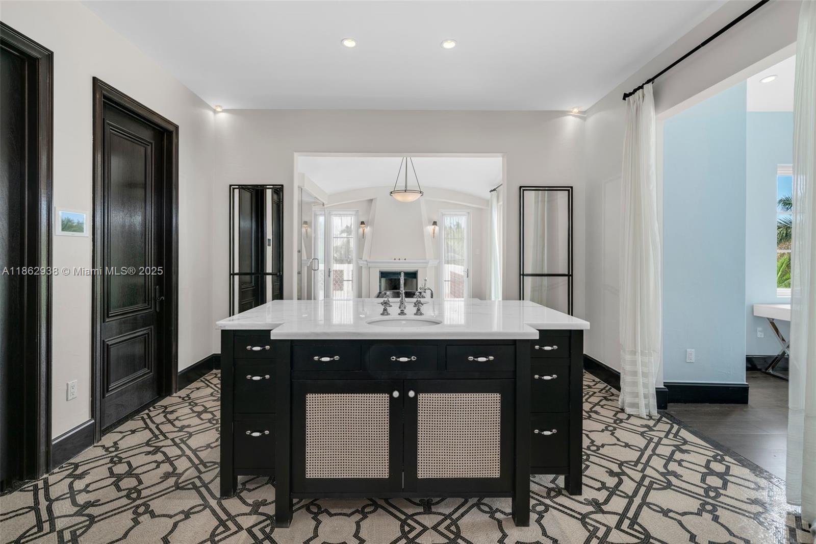 Miami, Florida, 33133, United States, 7 Bedrooms Bedrooms, ,9 BathroomsBathrooms,Residential,For Sale,1939364