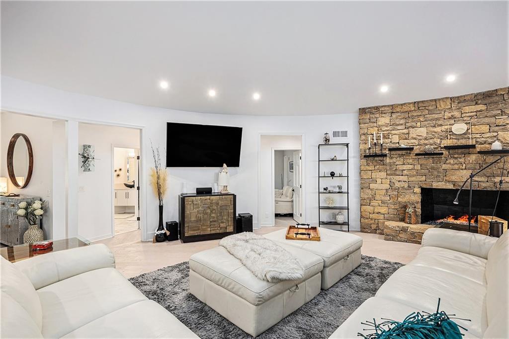 Overland Park, Kansas, 66212, United States, 4 Bedrooms Bedrooms, ,6 BathroomsBathrooms,Residential,For Sale,1827780