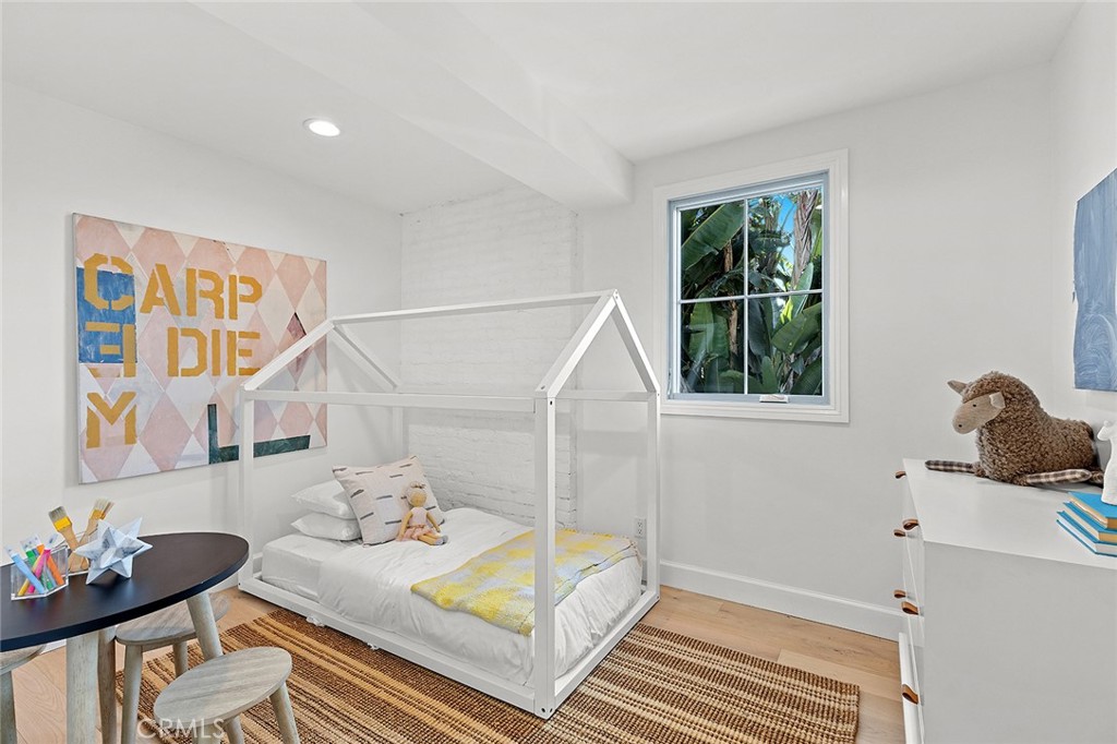 Laguna Beach, California, 92651, United States, 3 Bedrooms Bedrooms, ,2 BathroomsBathrooms,Residential,For Sale,1985330