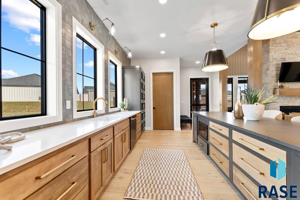 Sioux Falls, South Dakota, 57110, United States, 4 Bedrooms Bedrooms, ,3 BathroomsBathrooms,Residential,For Sale,2005284