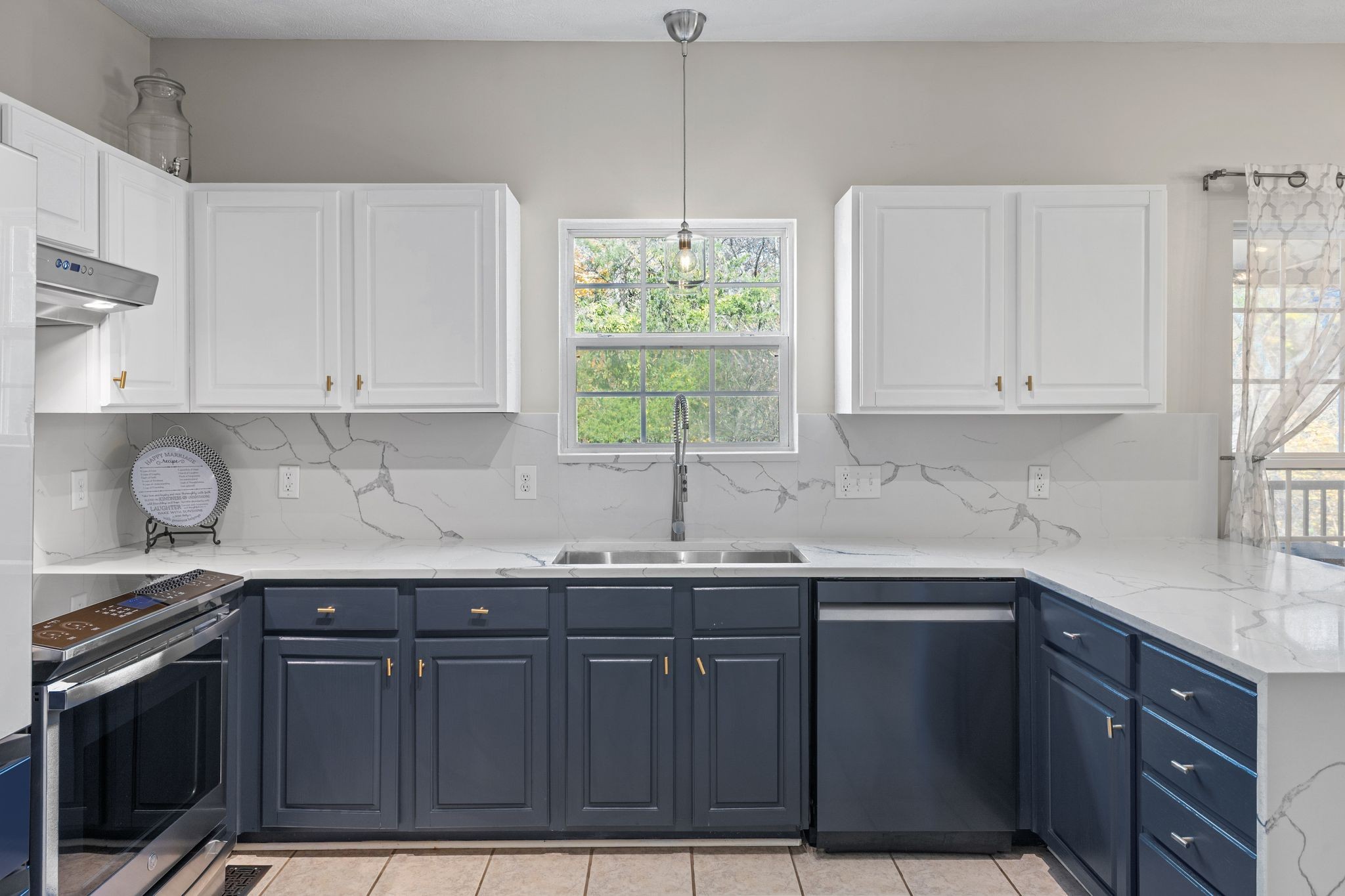 Antioch, Tennessee, 37013, United States, 3 Bedrooms Bedrooms, ,3 BathroomsBathrooms,Residential,For Sale,1994607