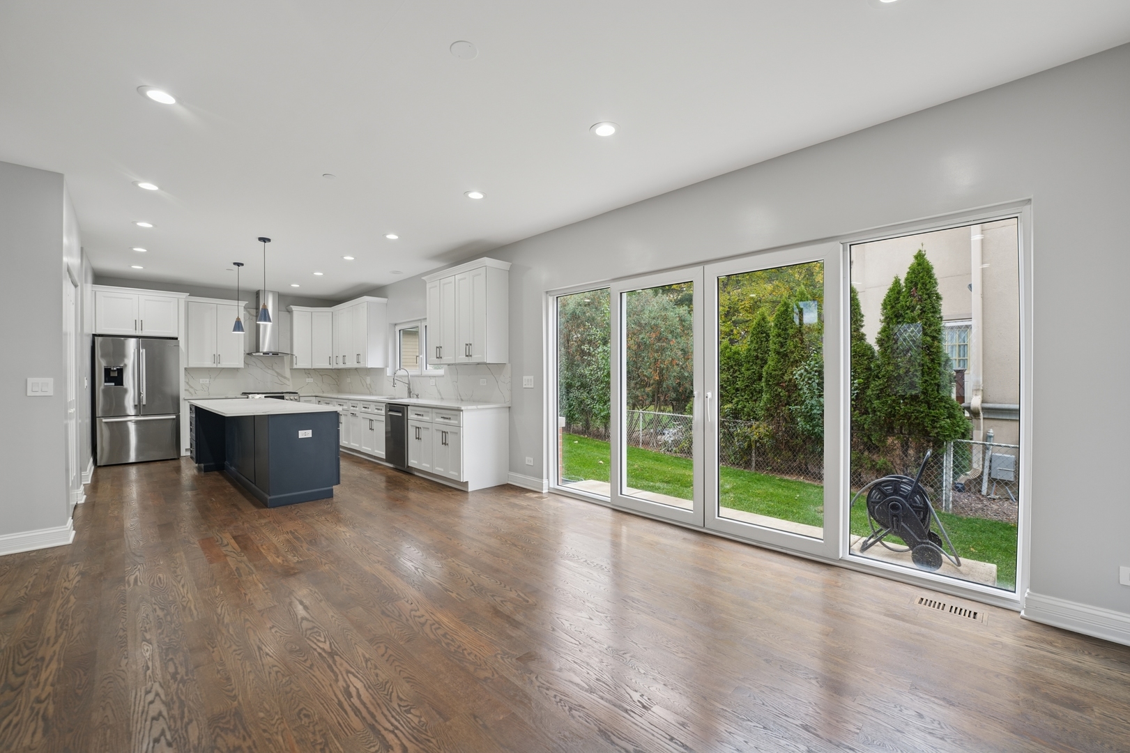 Park Ridge, Illinois, 60068, United States, 4 Bedrooms Bedrooms, ,5 BathroomsBathrooms,Residential,For Sale,1988945