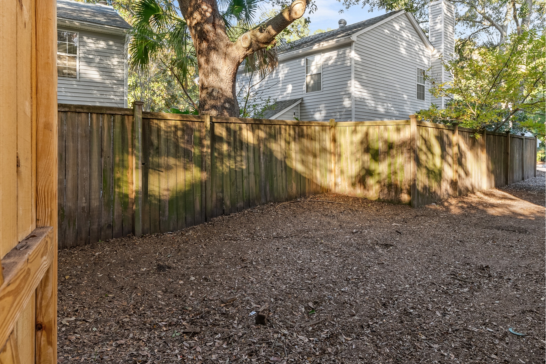  1351 Cassidy Court Unit B, Mount Pleasant - 物件實景