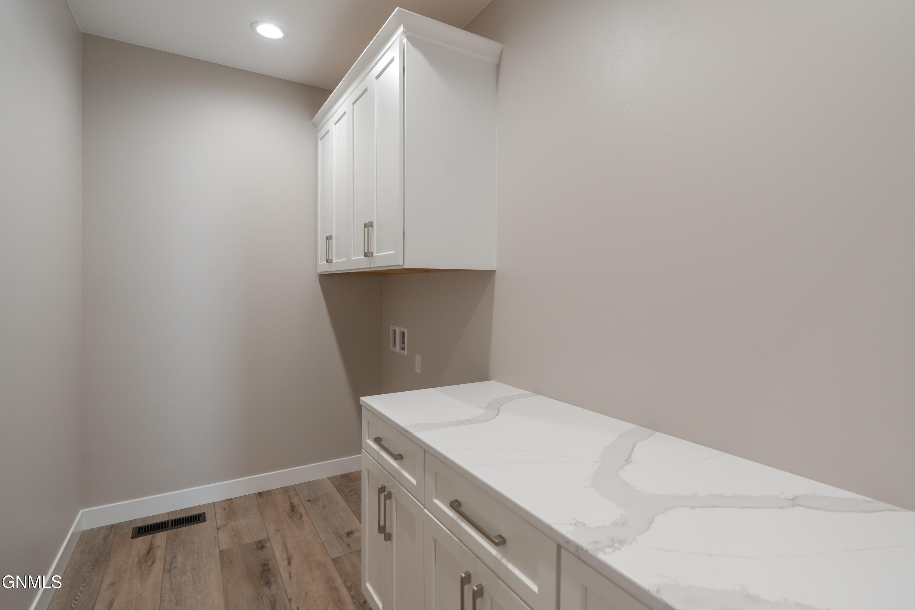 Bismarck, North Dakota, 58504, United States, 3 Bedrooms Bedrooms, ,3 BathroomsBathrooms,Residential,For Sale,2032650