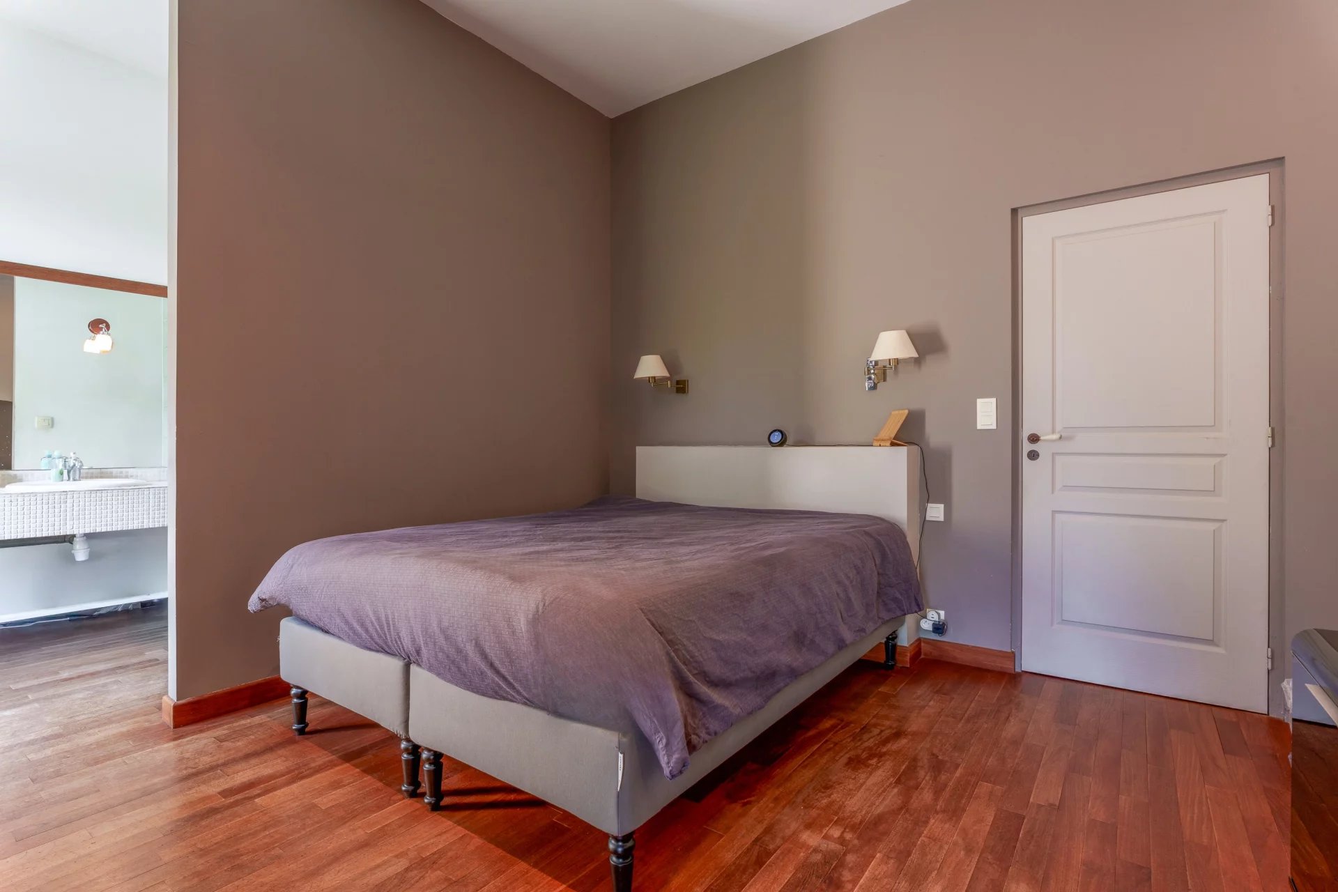 Vernou-sur-Brenne, Centre-Val de Loire, 37210, FR, 5 Bedrooms Bedrooms, ,5 BathroomsBathrooms,Residential,For Sale,1867684