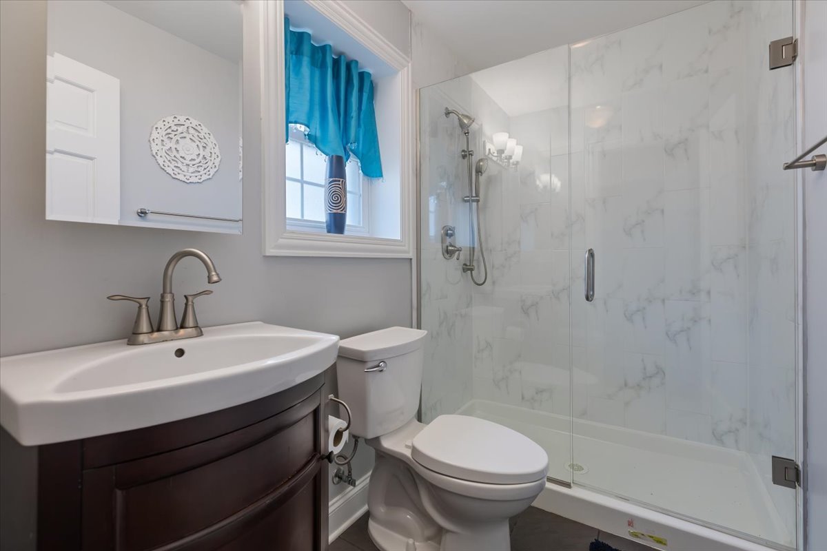 Lombard, Illinois, 60148, United States, 4 Bedrooms Bedrooms, ,4 BathroomsBathrooms,Residential,For Sale,1900568