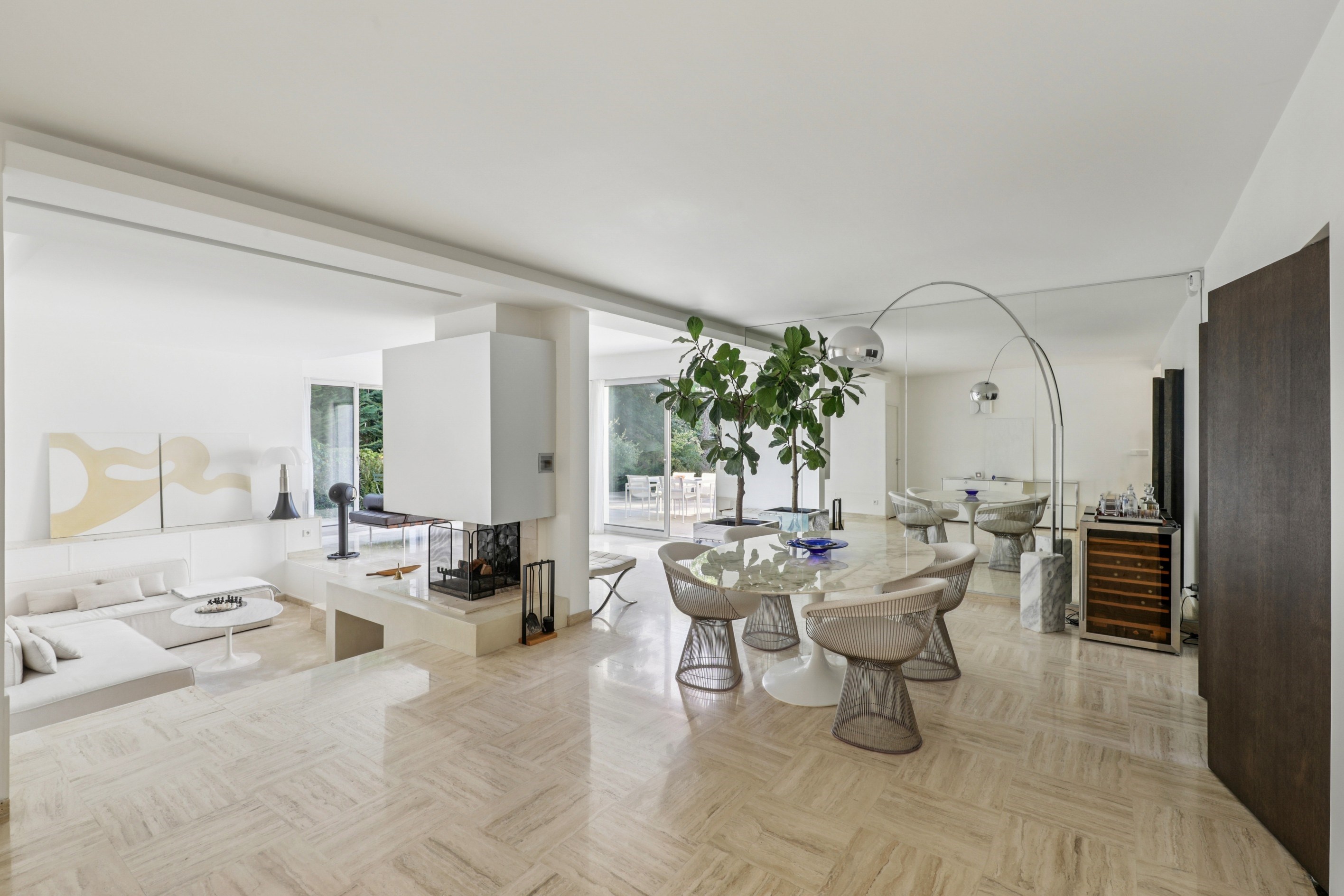  Bougival Town Centre – Contemporary Family Home with Infinity Pool, Expansive T… - 物件實景
