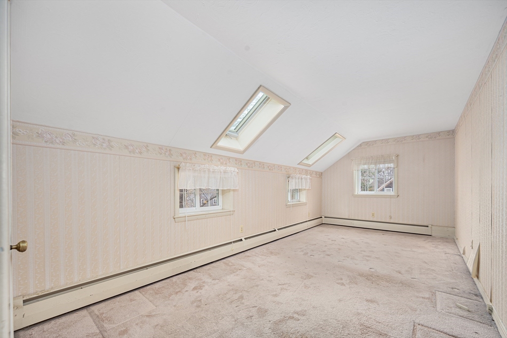 Northbridge, Massachusetts, 01534, United States, 3 Bedrooms Bedrooms, ,1 BathroomBathrooms,Residential,For Sale,1992479