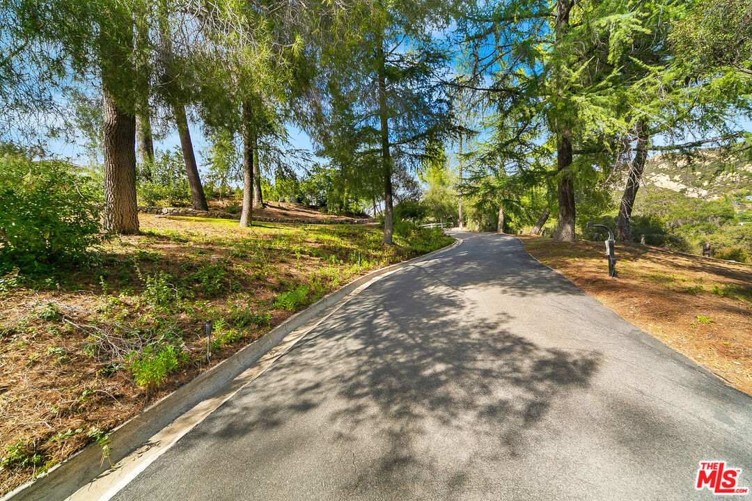 Calabasas, California, 91302, United States, 3 Bedrooms Bedrooms, ,2 BathroomsBathrooms,Residential,For Sale,1723181