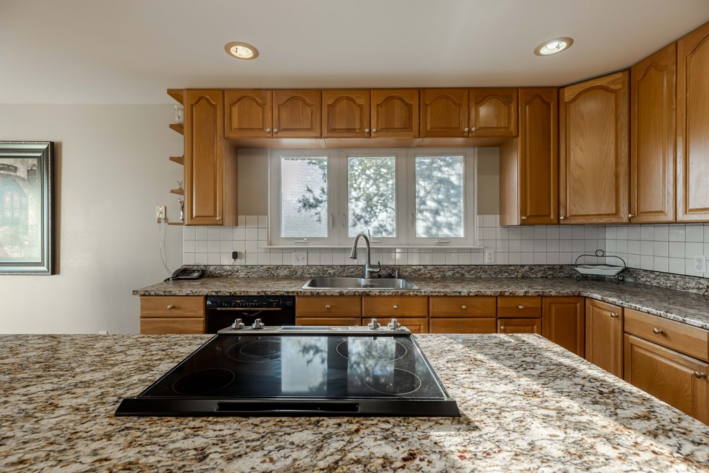 Kerrville, Texas, 78028, United States, 4 Bedrooms Bedrooms, ,4 BathroomsBathrooms,Residential,For Sale,1921517