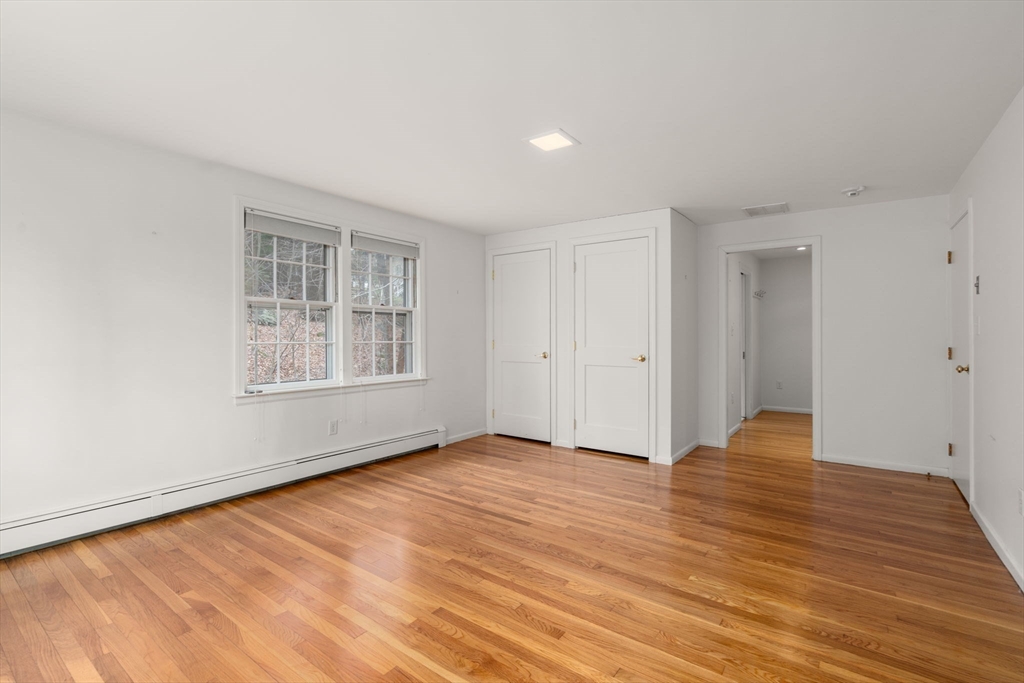 Weston, Massachusetts, 02493, United States, 4 Bedrooms Bedrooms, ,4 BathroomsBathrooms,Residential,For Sale,1947070