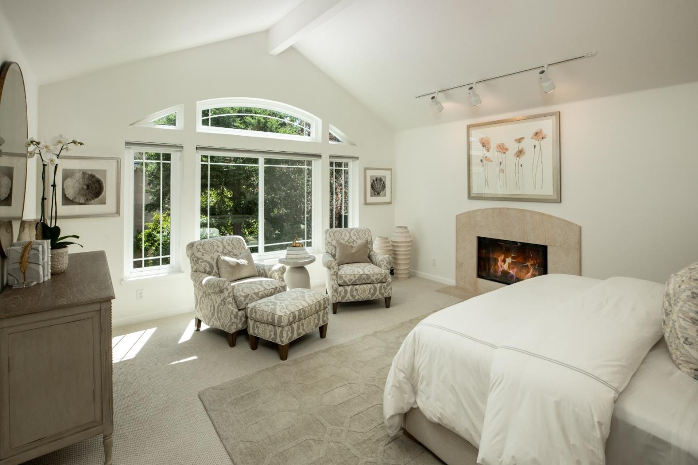 Menlo Park, California, 94025, United States, 4 Bedrooms Bedrooms, ,3 BathroomsBathrooms,Residential,For Sale,1927221