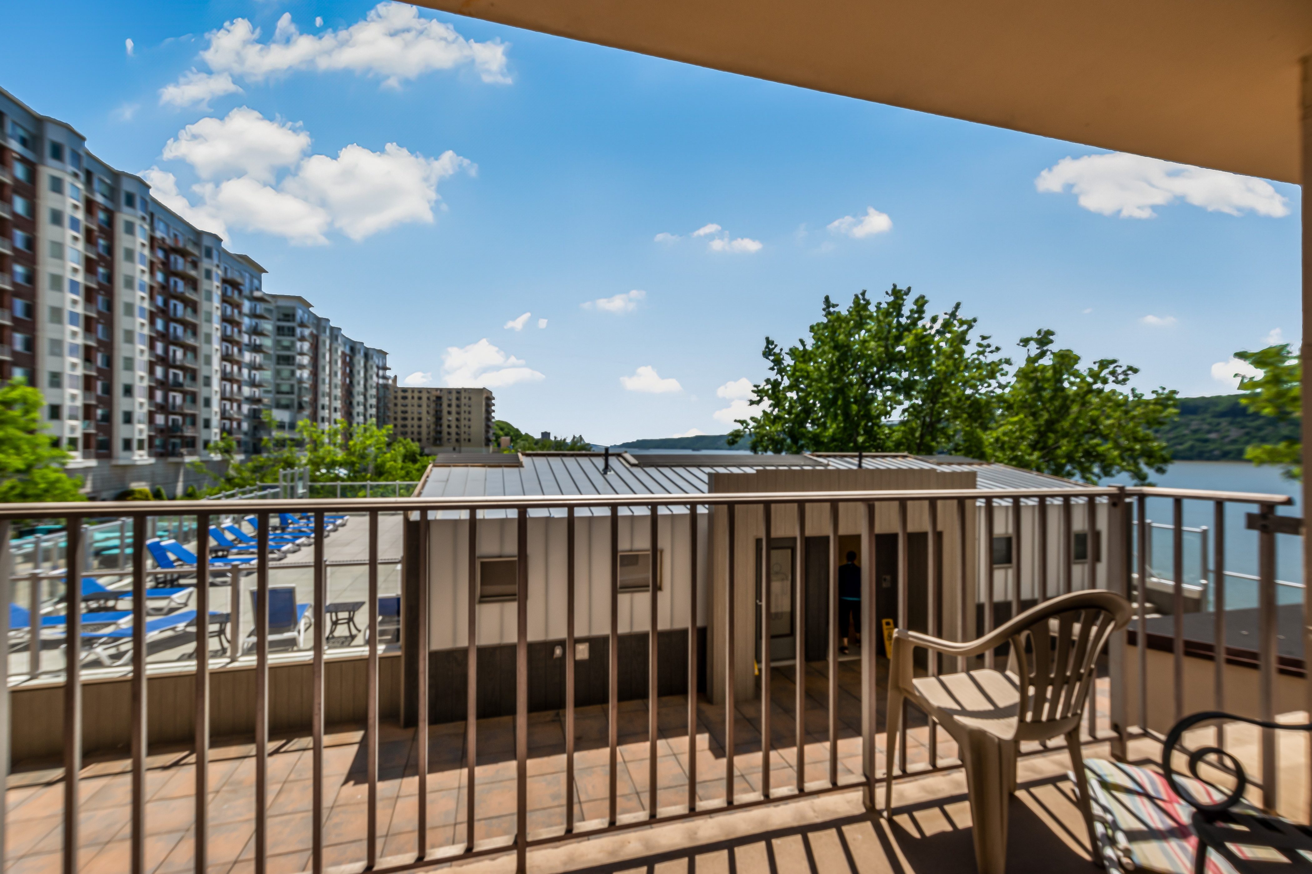  1155 Warburton Avenue - 物件實景