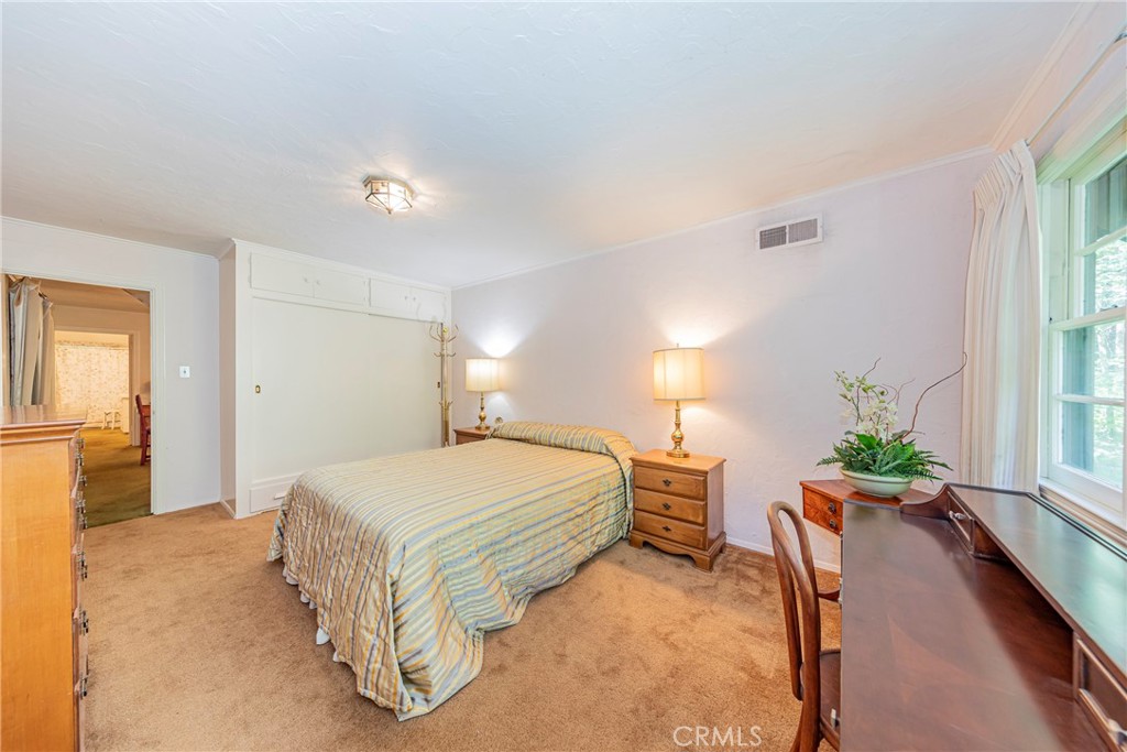 Fish Camp, California, 93623, United States, 5 Bedrooms Bedrooms, ,2 BathroomsBathrooms,Residential,For Sale,1881332
