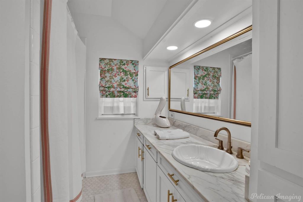 Shreveport, Louisiana, 71106, United States, 5 Bedrooms Bedrooms, ,3 BathroomsBathrooms,Residential,For Sale,1804605