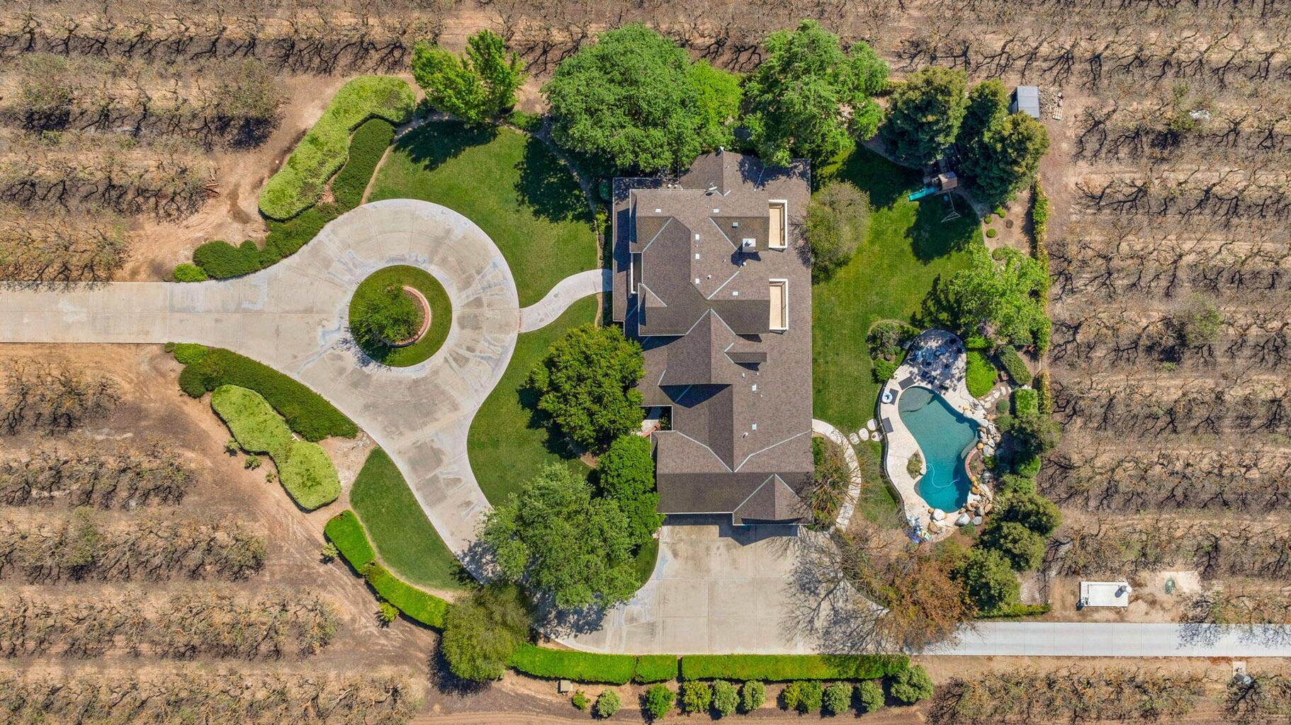 Exeter, California, 93221, United States, 4 Bedrooms Bedrooms, ,5 BathroomsBathrooms,Residential,For Sale,1981903