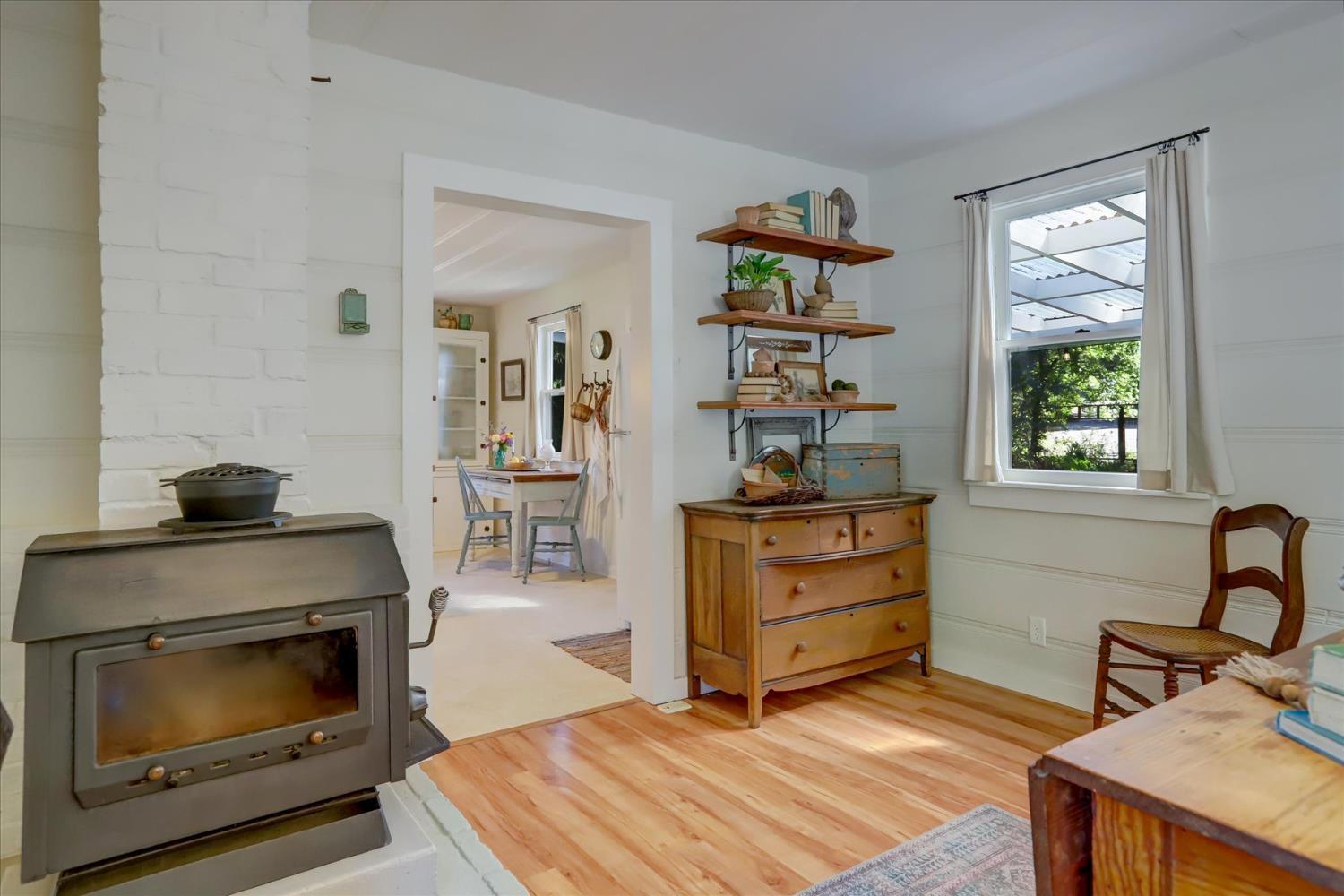 Nevada City, California, 95959, United States, 2 Bedrooms Bedrooms, ,1 BathroomBathrooms,Residential,For Sale,1982930