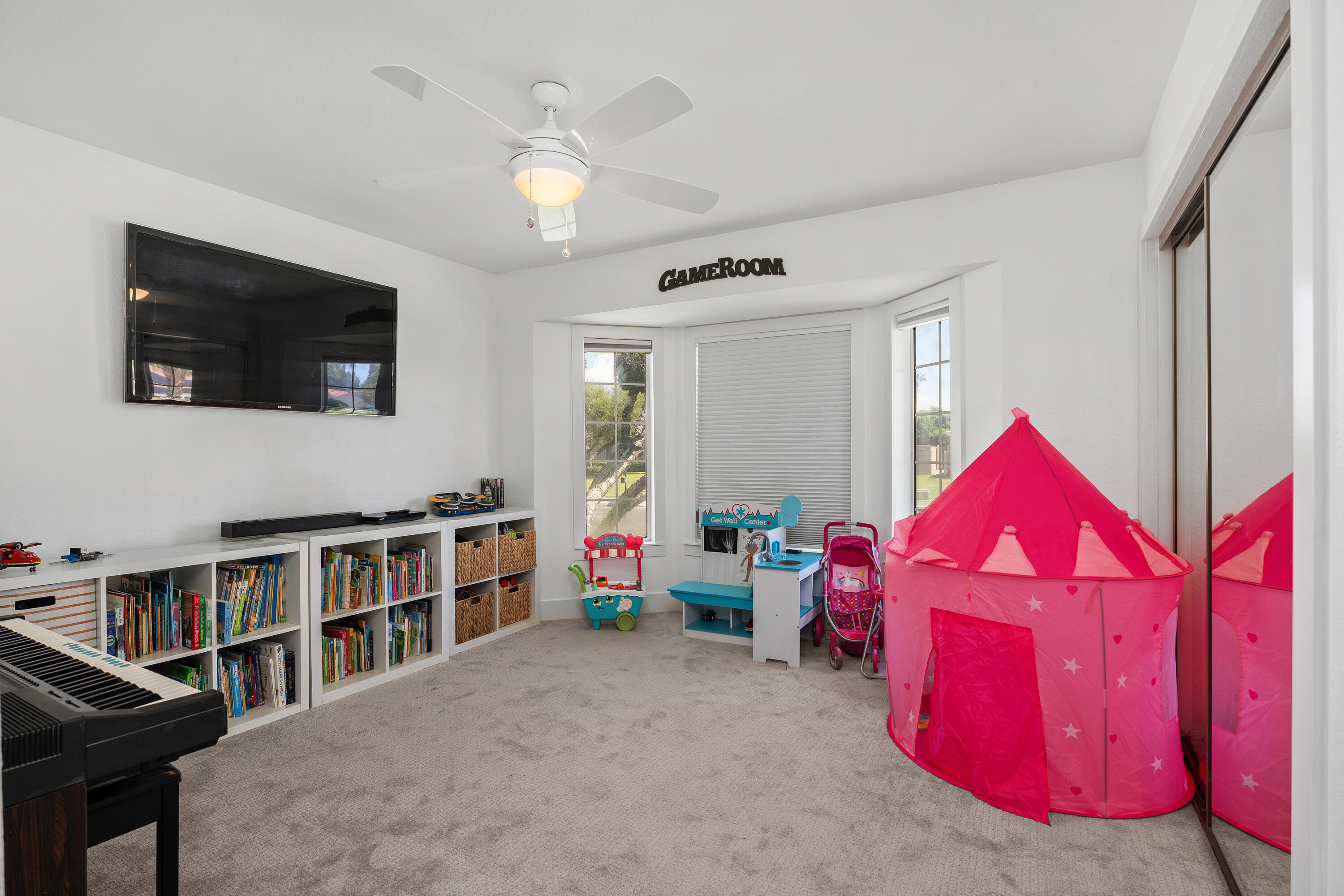 Palm Desert, California, 92211, United States, 4 Bedrooms Bedrooms, ,3 BathroomsBathrooms,Residential,For Sale,1938819