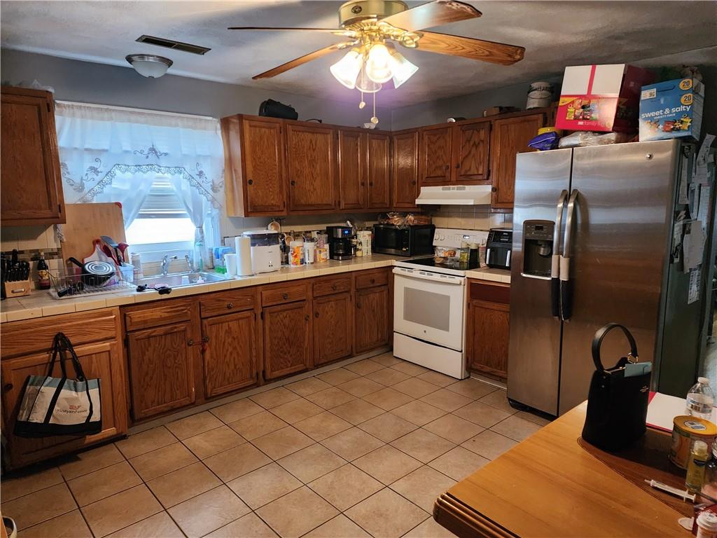 Providence, Rhode Island, 02909, United States, 6 Bedrooms Bedrooms, ,2 BathroomsBathrooms,Residential,For Sale,1987316