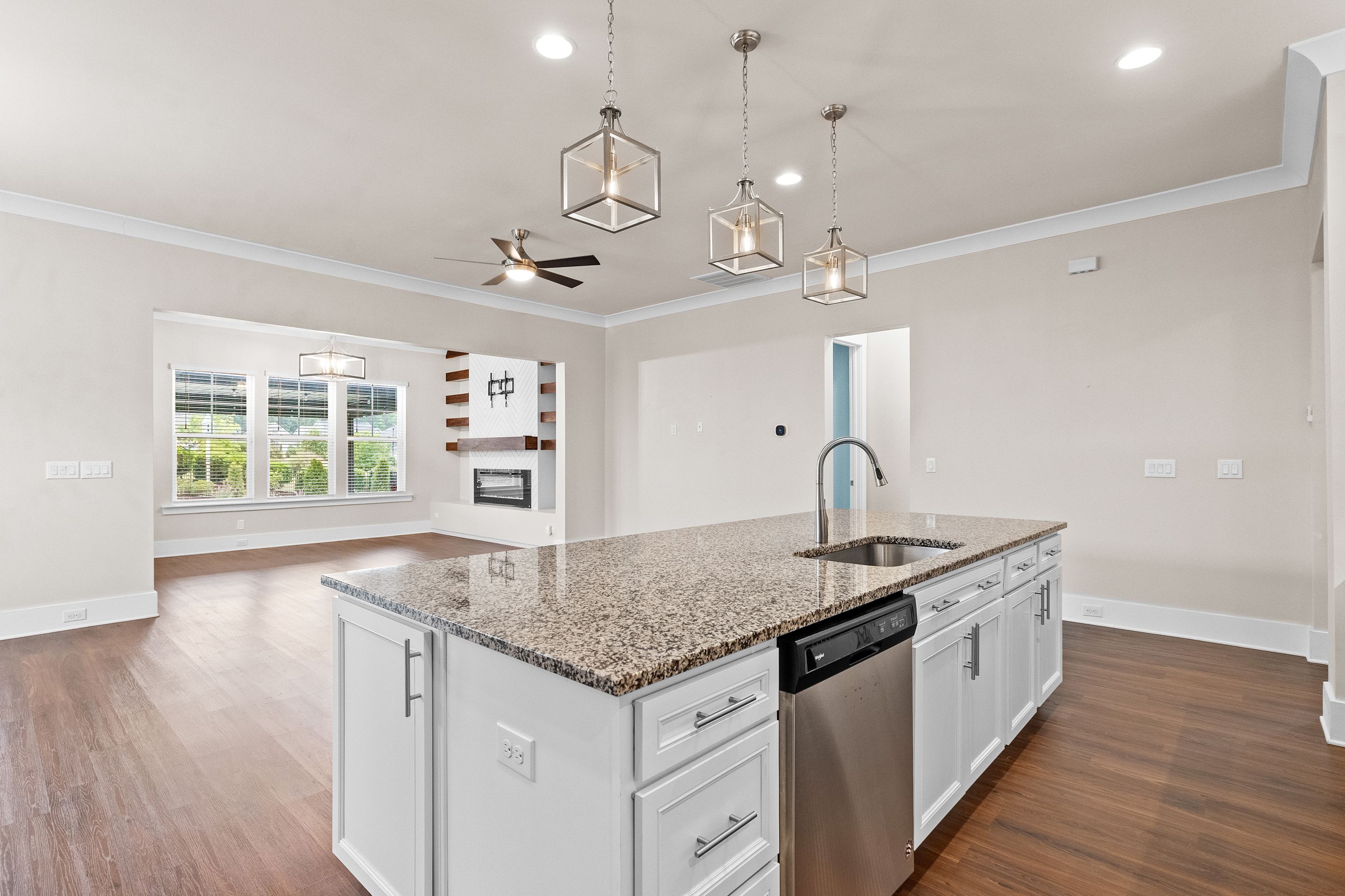  313 Warm Wind Drive, Clayton, NC 27527 - 物件實景
