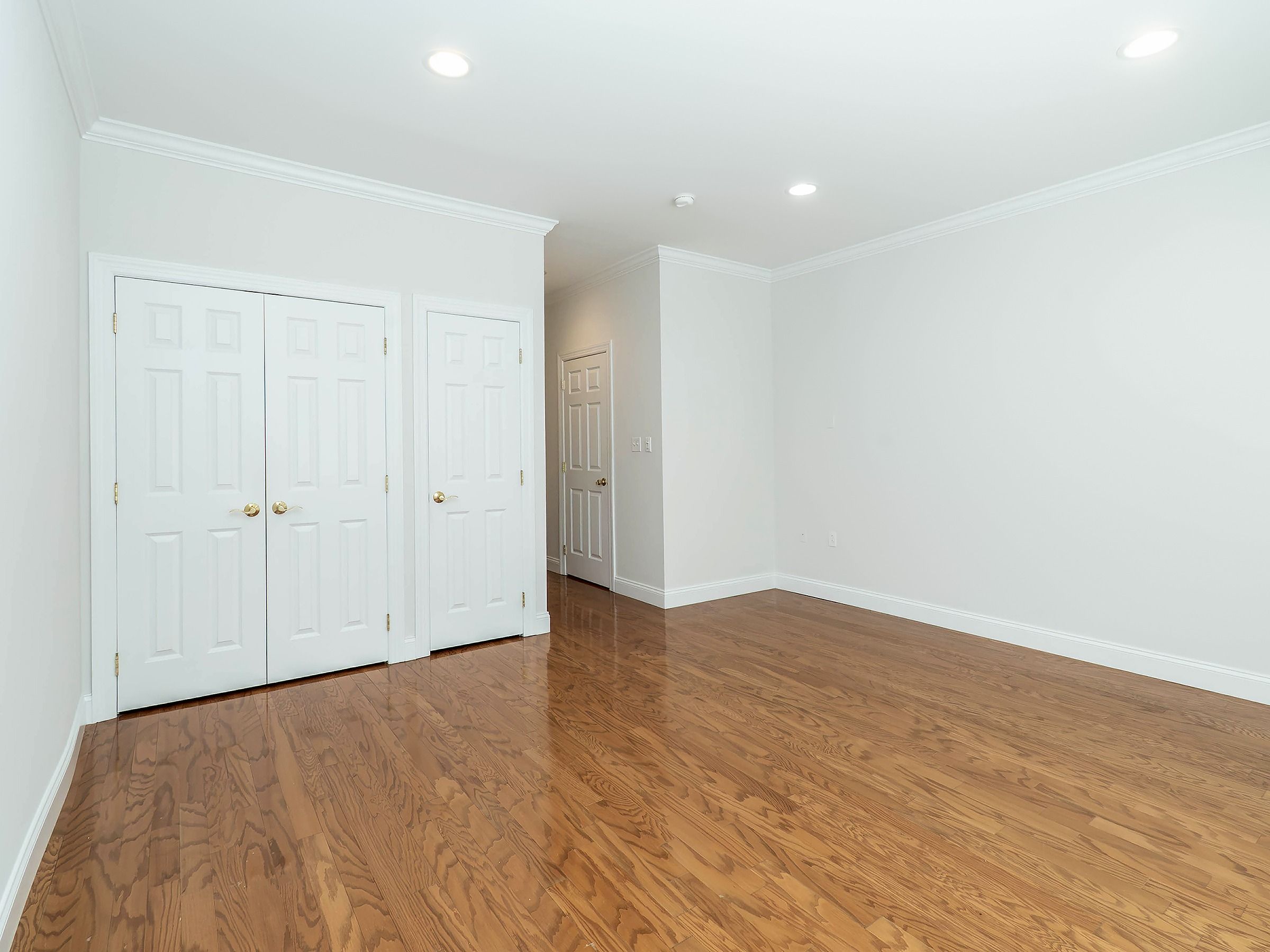  194 Pond View Drive, Port Washington, NY, 11050 - 物件實景