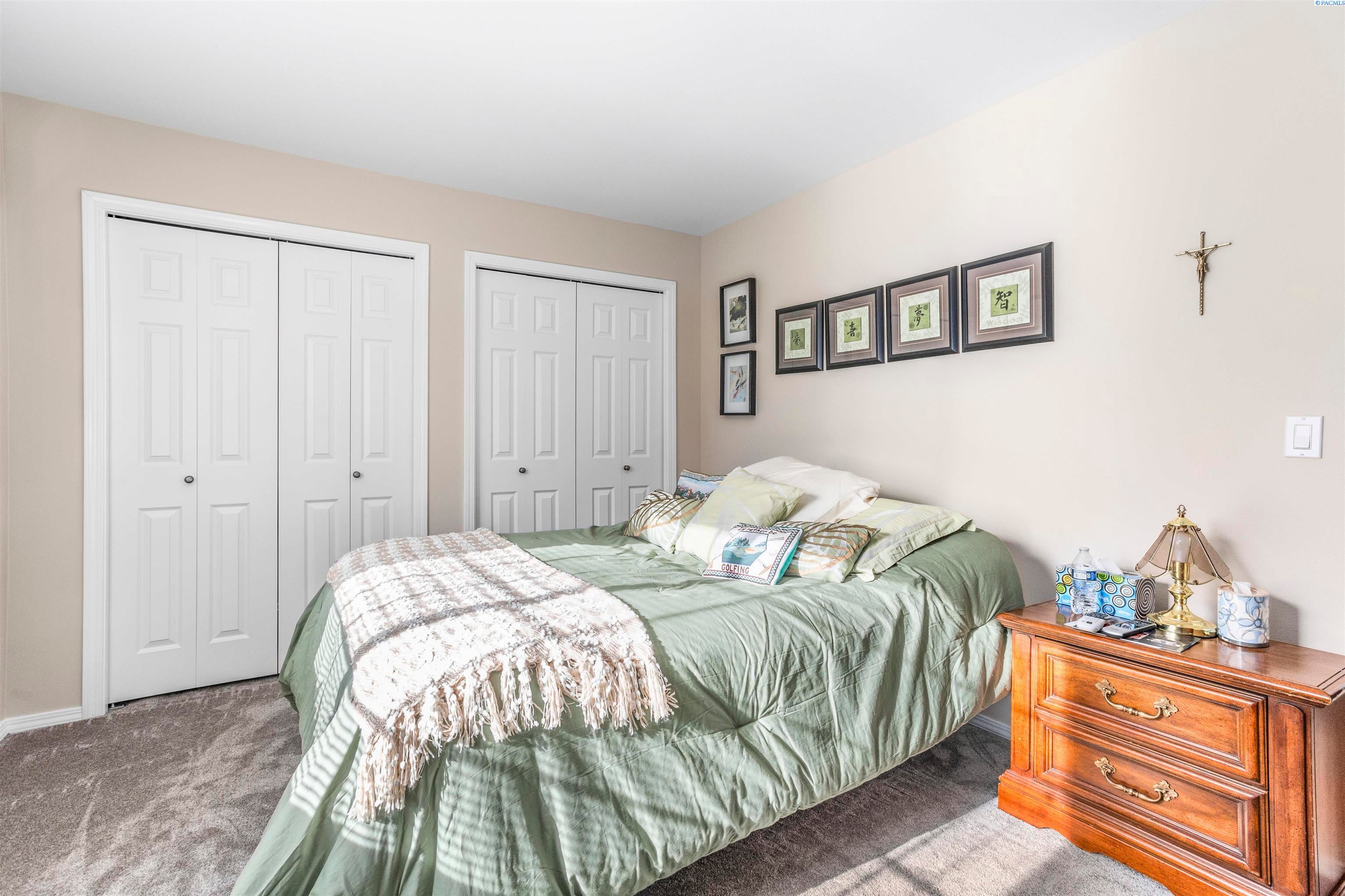 Kennewick, Washington, 99337, United States, 3 Bedrooms Bedrooms, ,2 BathroomsBathrooms,Residential,For Sale,1984046