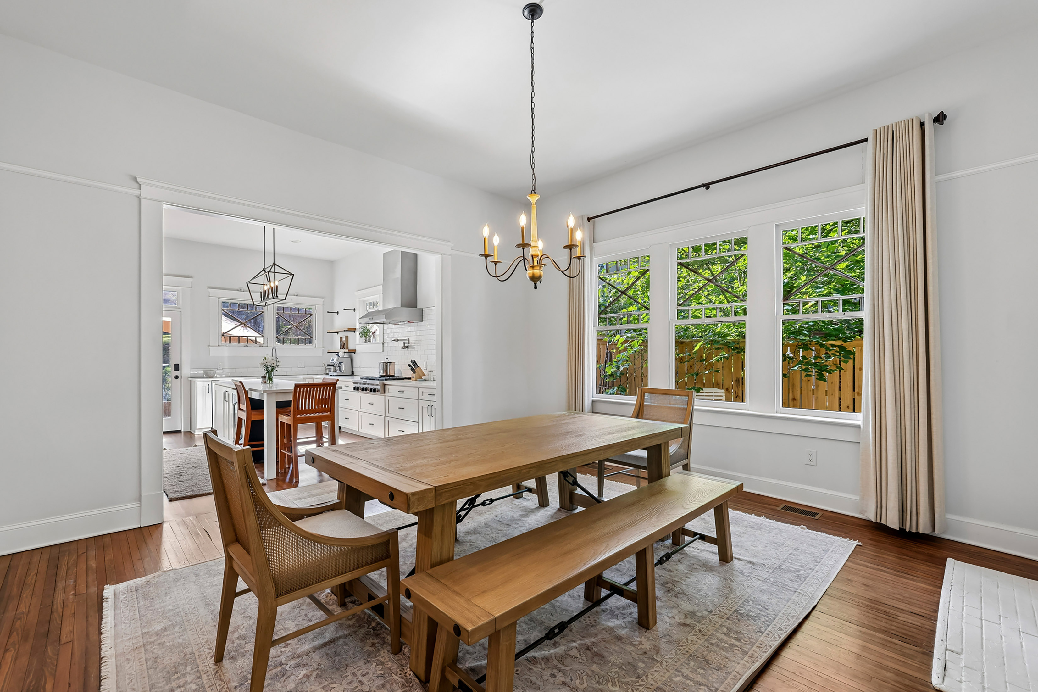  Renovated Bungalow Blends Historic Atlanta Character with Modern Luxury - 物件實景