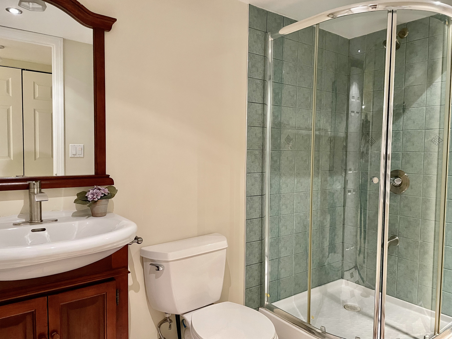 Skokie, Illinois, 60076, United States, 3 Bedrooms Bedrooms, ,3 BathroomsBathrooms,Residential,For Sale,1932038