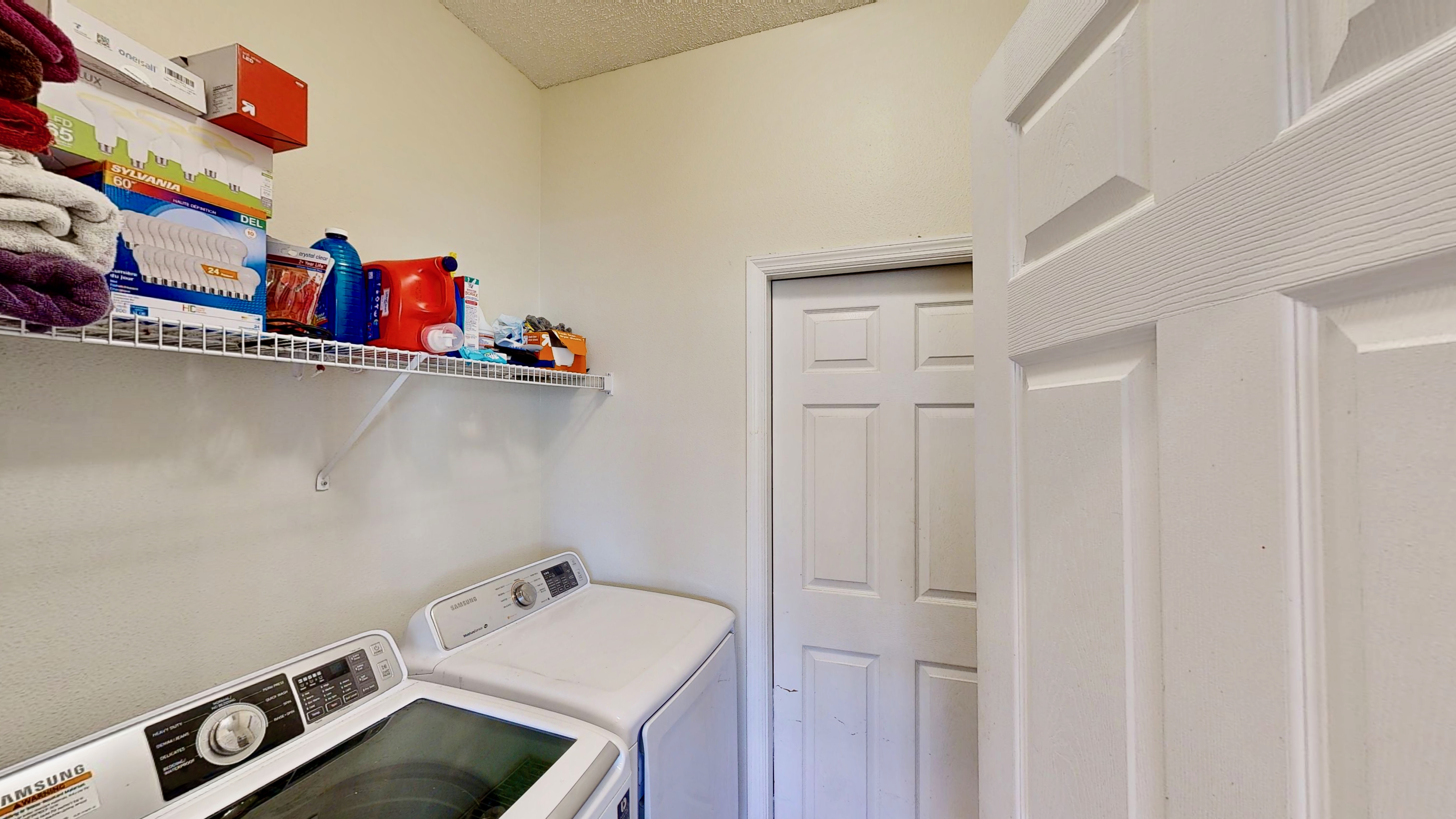 KISSIMMEE, Florida, 34747, United States, 7 Bedrooms Bedrooms, ,6 BathroomsBathrooms,Residential,For Sale,1878107