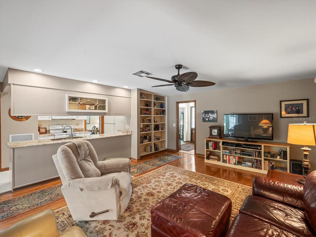 Tampa, Florida, 33618, United States, 4 Bedrooms Bedrooms, ,2 BathroomsBathrooms,Residential,For Sale,1917104