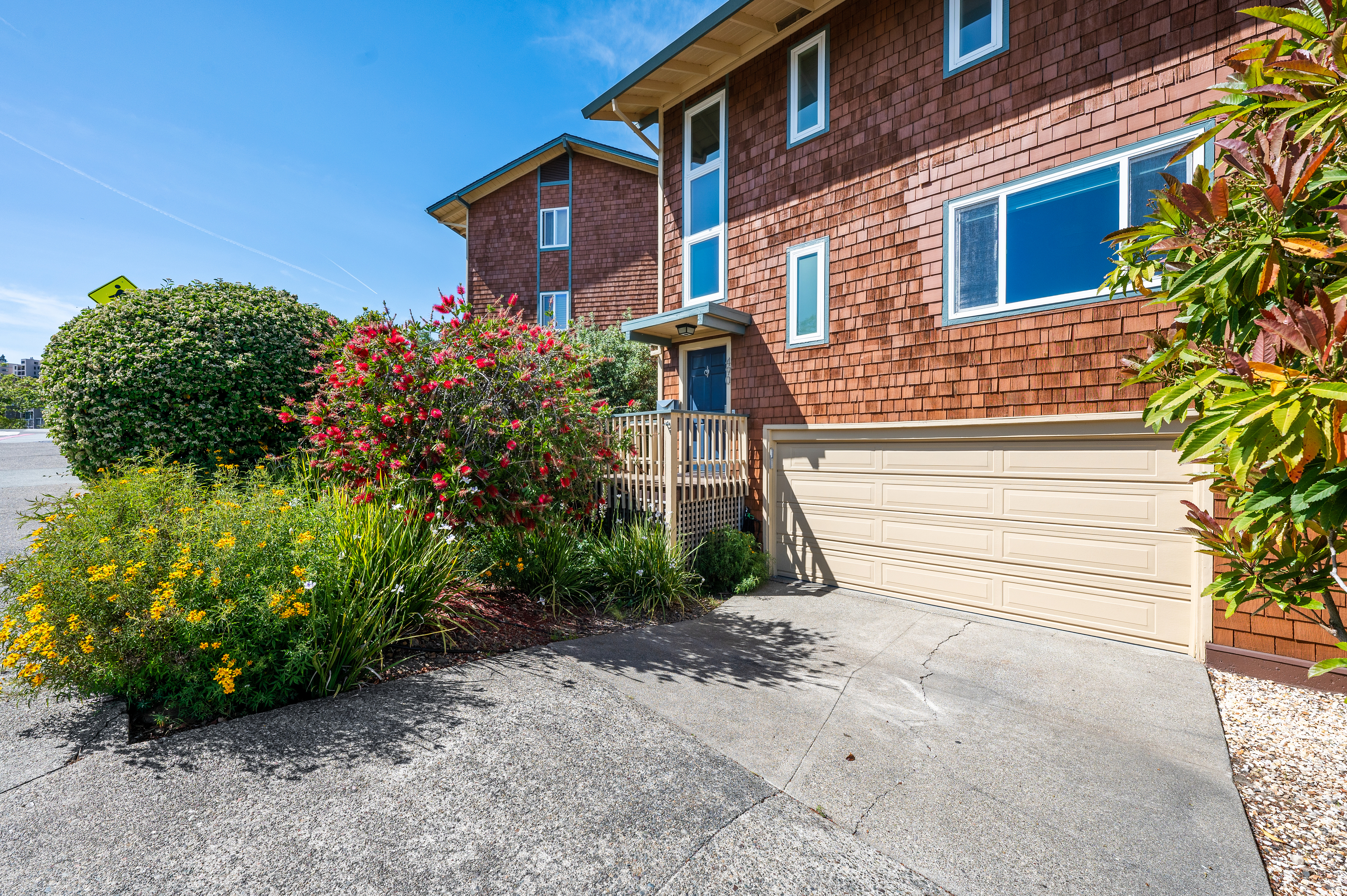 490 South Eliseo Drive 