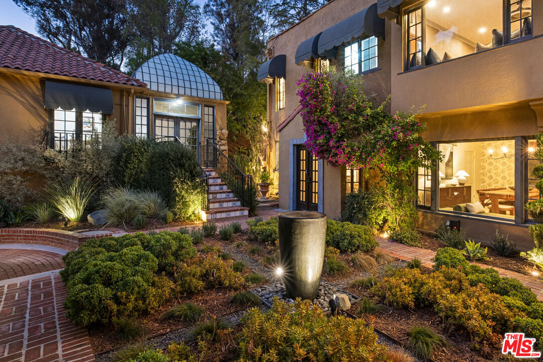 Los Angeles, California, 90065, United States, 5 Bedrooms Bedrooms, ,5 BathroomsBathrooms,Residential,For Sale,1987720