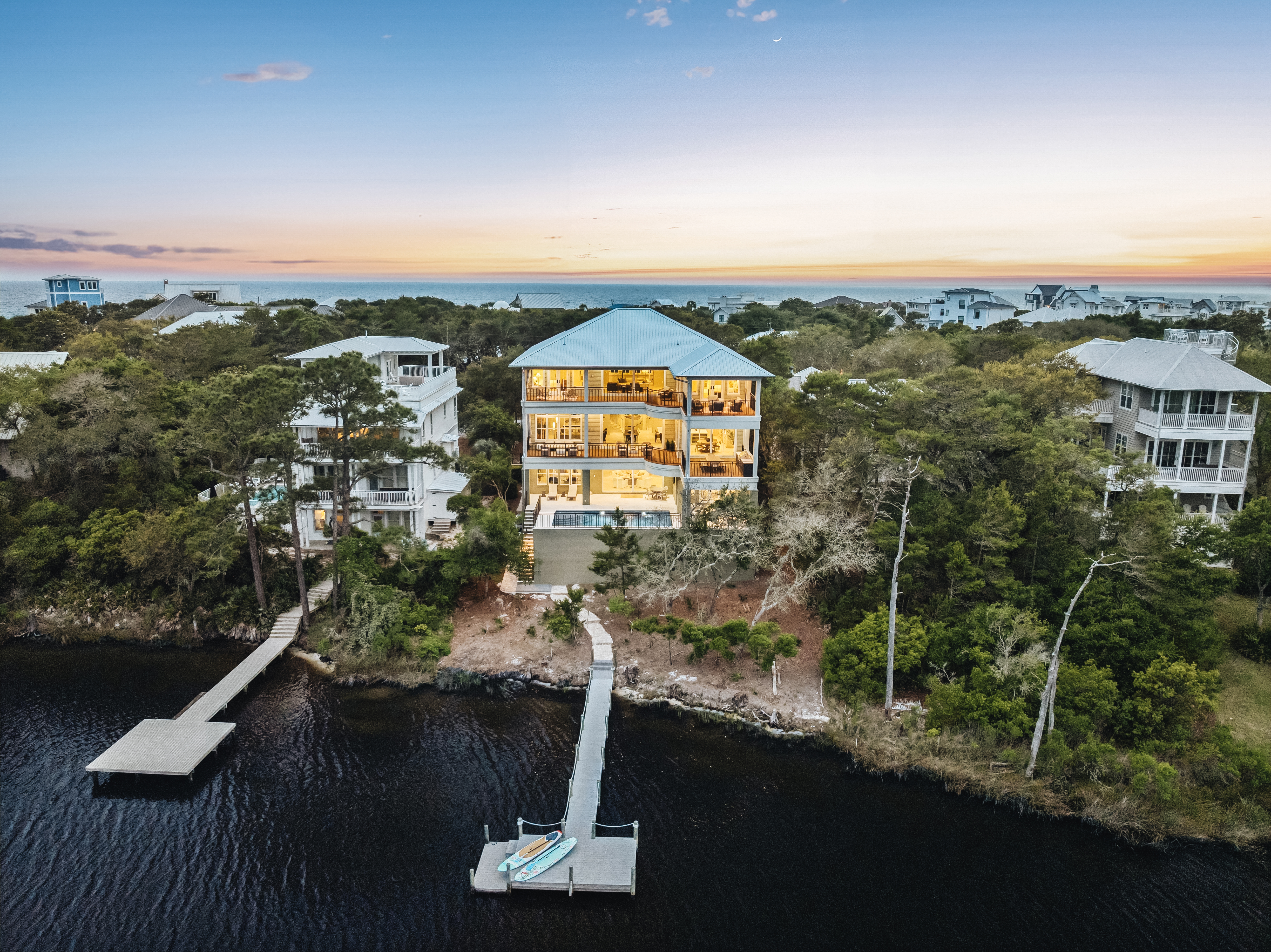  Waterfront Estate With New Dock On Big Redfish Lake - 物件實景