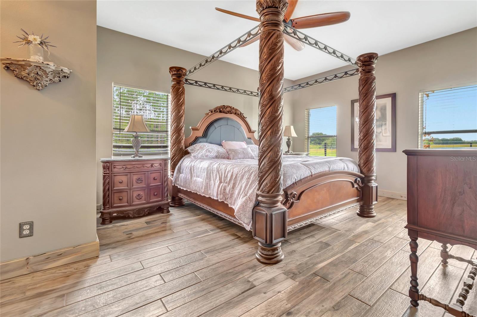 GROVELAND, Florida, 34736, United States, 3 Bedrooms Bedrooms, ,2 BathroomsBathrooms,Residential,For Sale,1932876