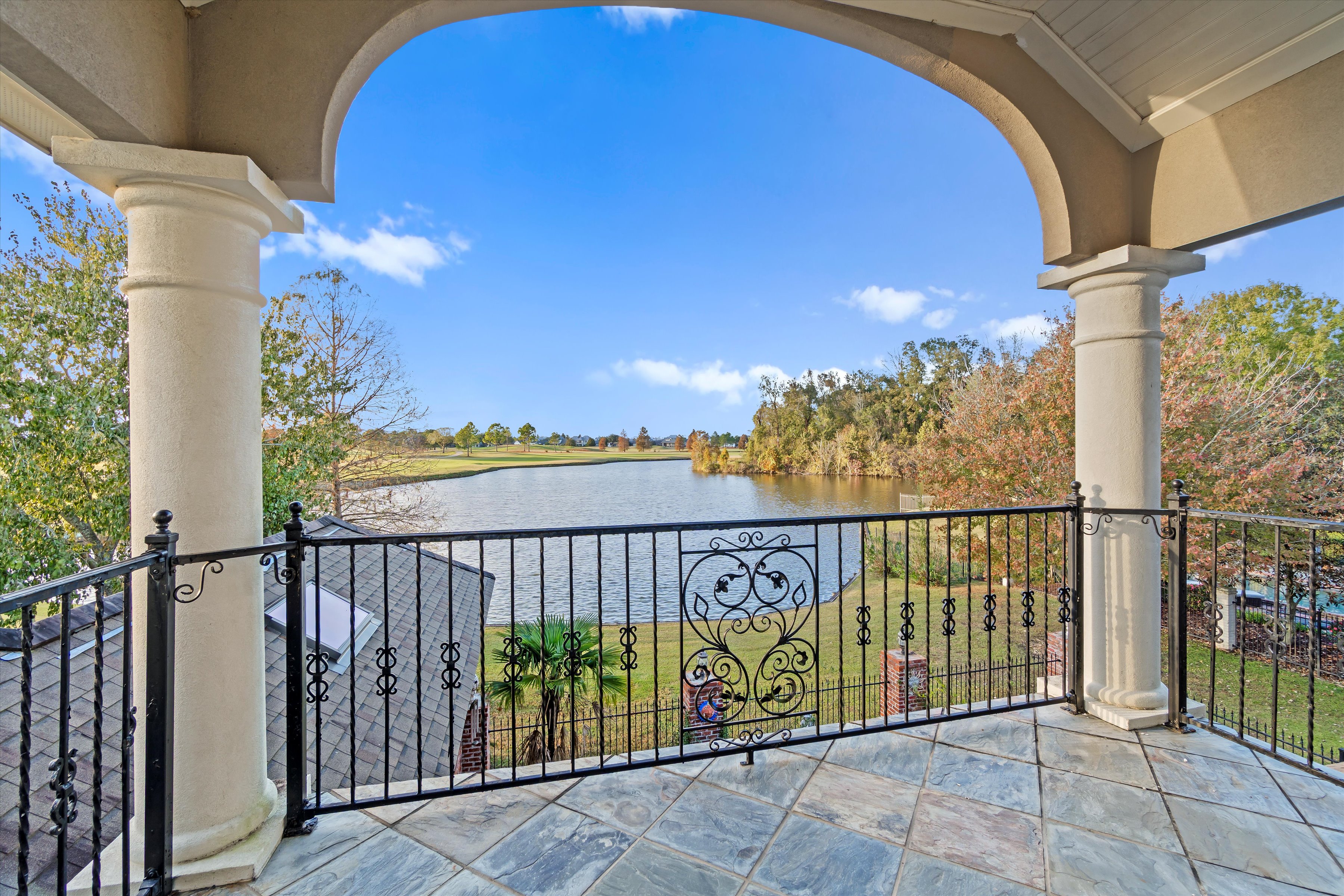 Baton Rouge, Louisiana, 70810, United States, 5 Bedrooms Bedrooms, ,6 BathroomsBathrooms,Residential,For Sale,2002046