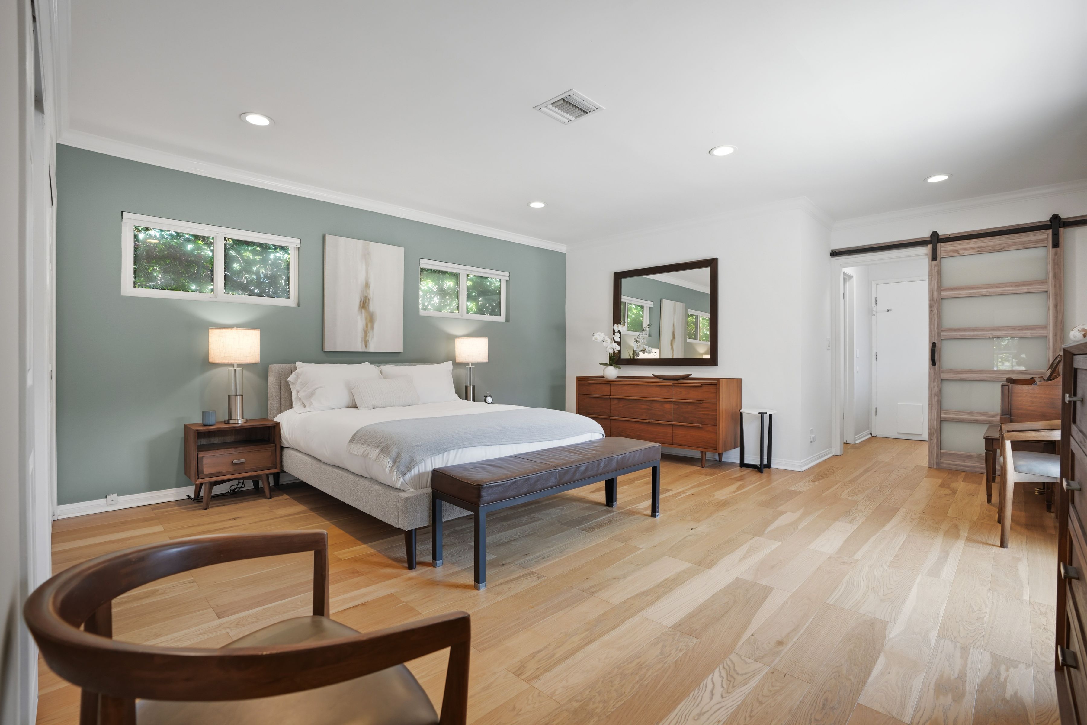  4744 Camellia Avenue - 物件實景