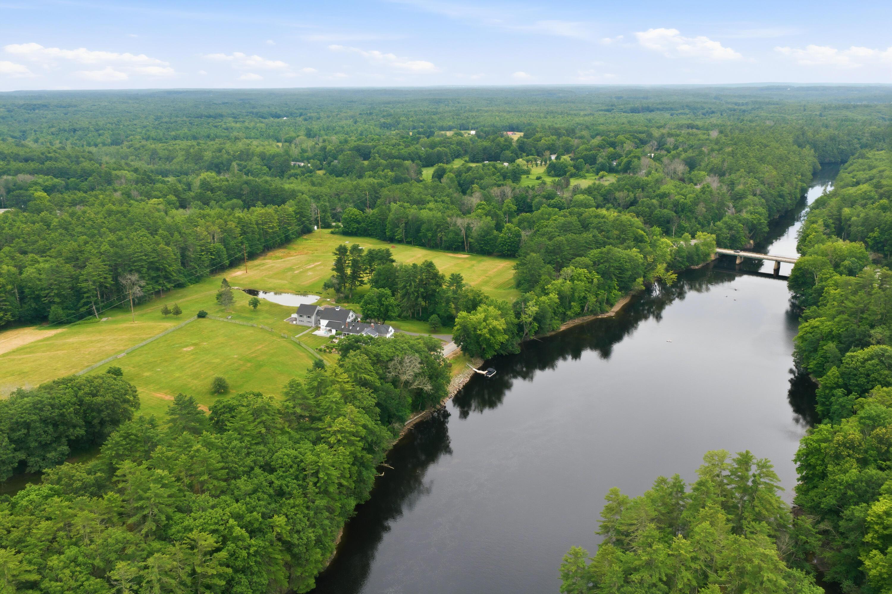  216 Salmon Falls Road - 物件實景