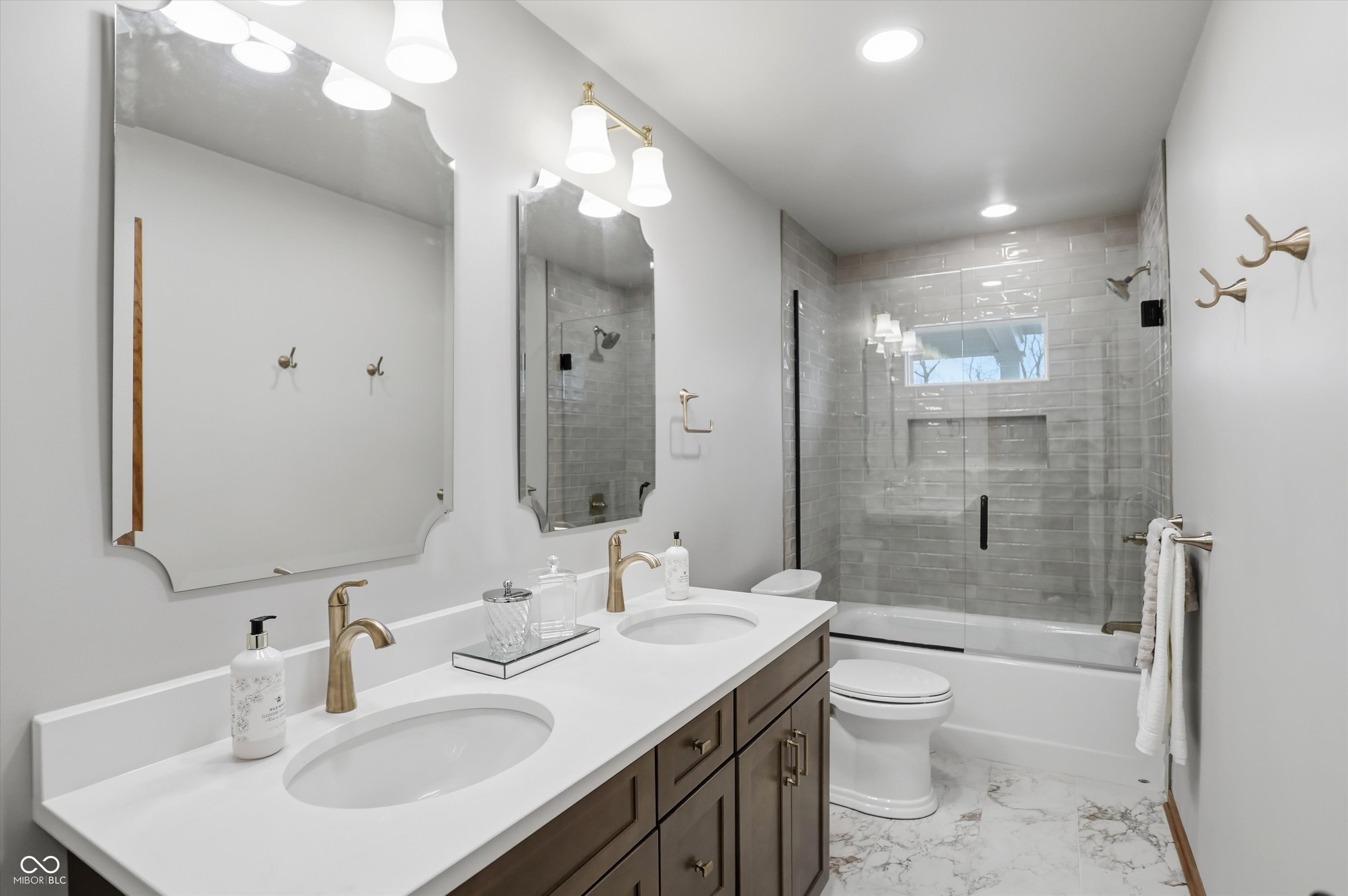 Zionsville, Indiana, 46077, United States, 3 Bedrooms Bedrooms, ,2 BathroomsBathrooms,Residential,For Sale,2008778