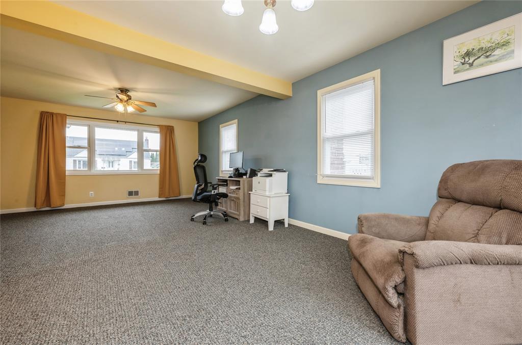 Hicksville, New York, 11801, United States, 4 Bedrooms Bedrooms, ,3 BathroomsBathrooms,Residential,For Sale,1835516