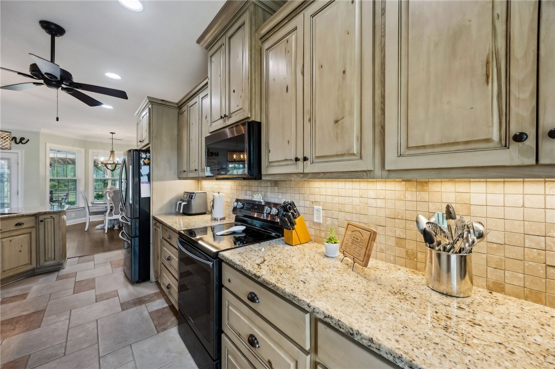 White Oak, Georgia, 31568, United States, 3 Bedrooms Bedrooms, ,2 BathroomsBathrooms,Residential,For Sale,1985107