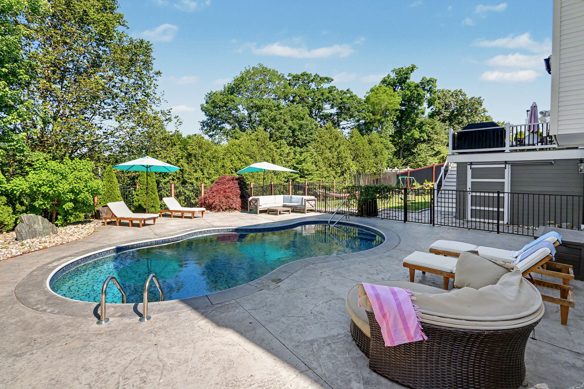  Modernized Milford Colonial with Private Pool Oasis - 物件實景