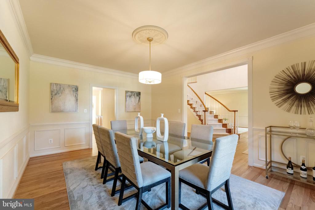 Herndon, Virginia, 20171, United States, 4 Bedrooms Bedrooms, ,5 BathroomsBathrooms,Residential,For Sale,1974486