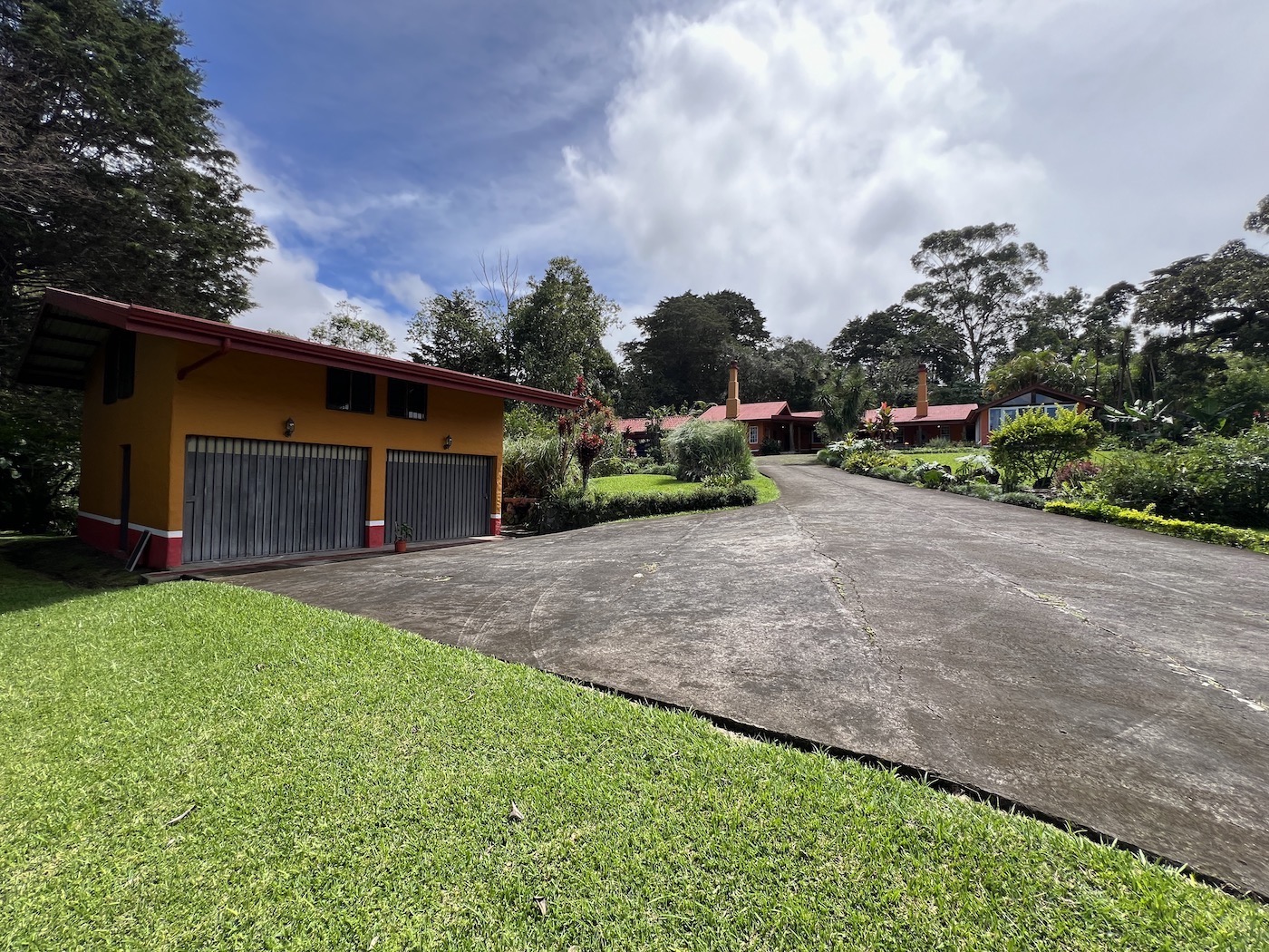 San Rafael, Heredia, CR, 6 Bedrooms Bedrooms, ,5 BathroomsBathrooms,Residential,For Sale,1694413