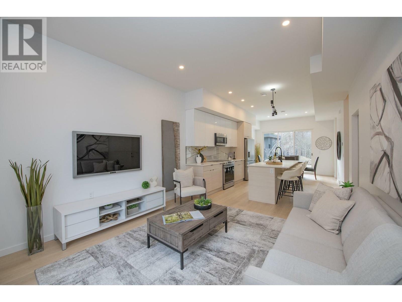VERNON, British Columbia, V1H 1E2, CA, 3 Bedrooms Bedrooms, ,2 BathroomsBathrooms,Residential,For Sale,1836741